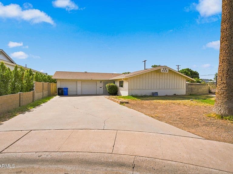 4518 N 36TH Place photo 2