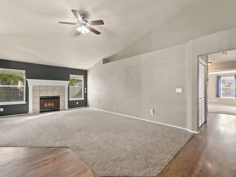 4664 N Syracuse Pl photo 3