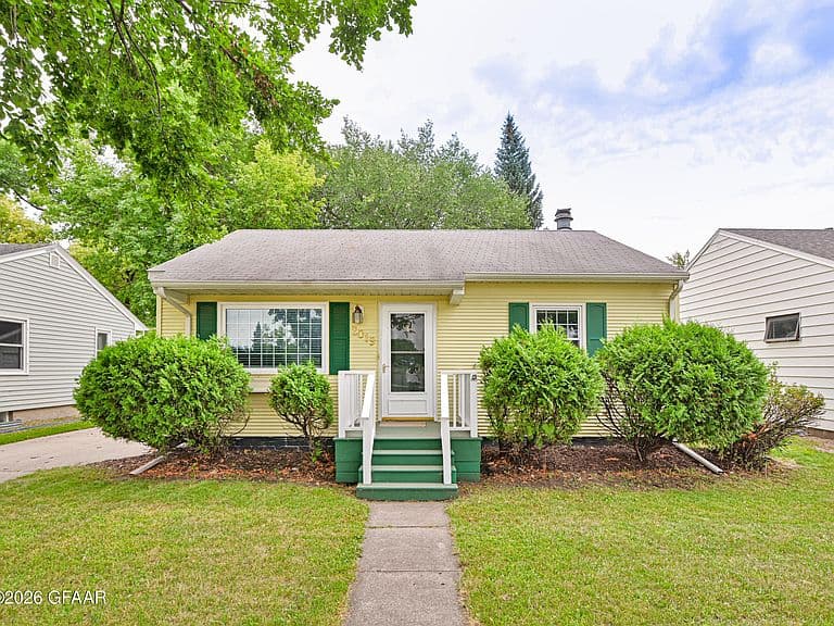 2019 5th Ave N photo 1
