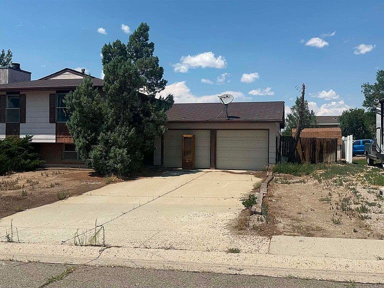 1021 Oak Way photo 2