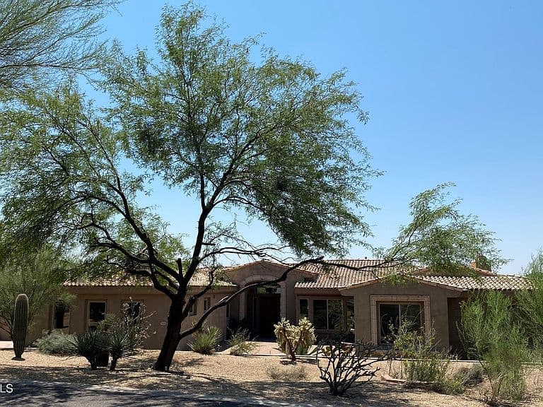 8309 E Eagle Feather Road photo 1