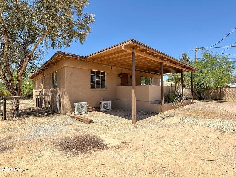 1011 E Halcyon Rd photo 3