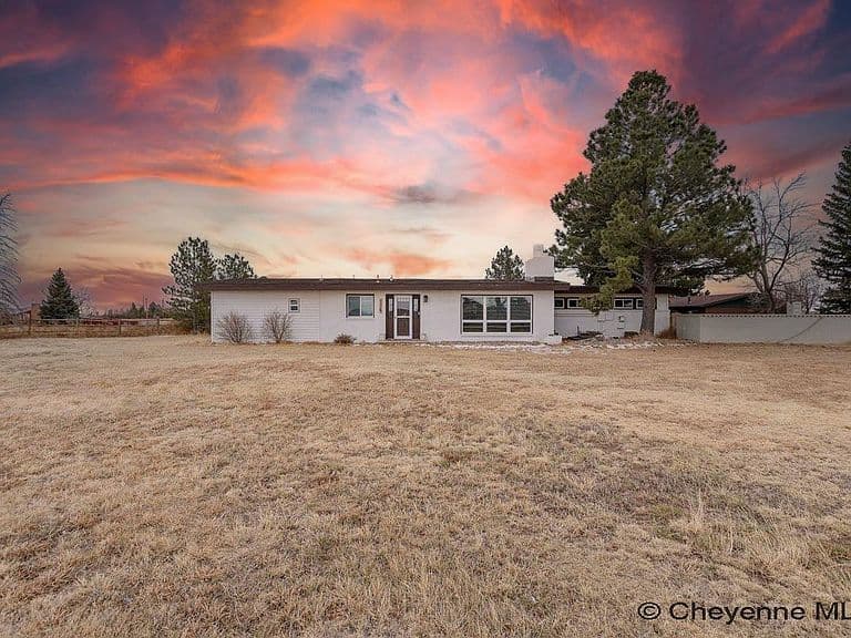 1319 Terry Ranch Rd photo 1