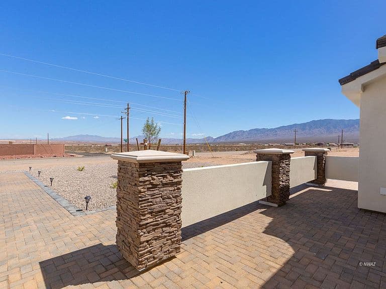 1106 E Las Vegas Way photo 5