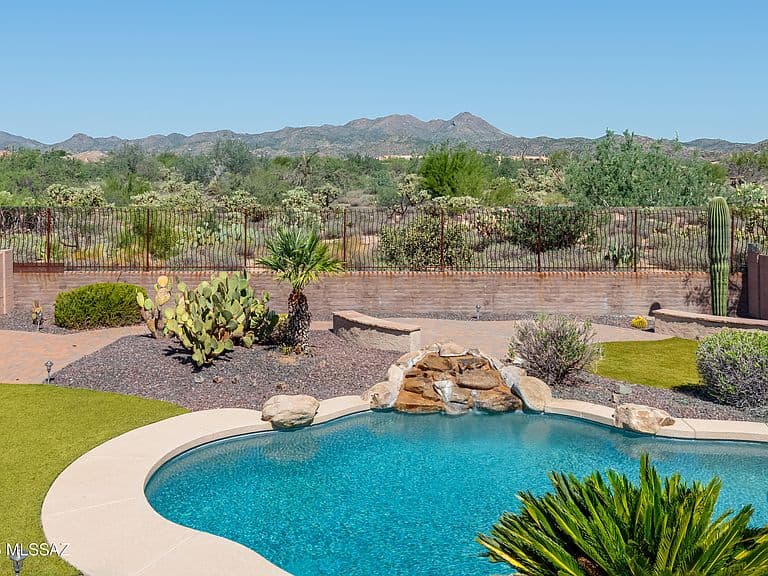 379 E Honey Bee Preserve Way photo 1