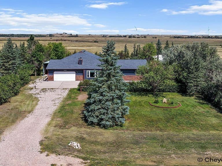 7412 Healy Rd photo 1
