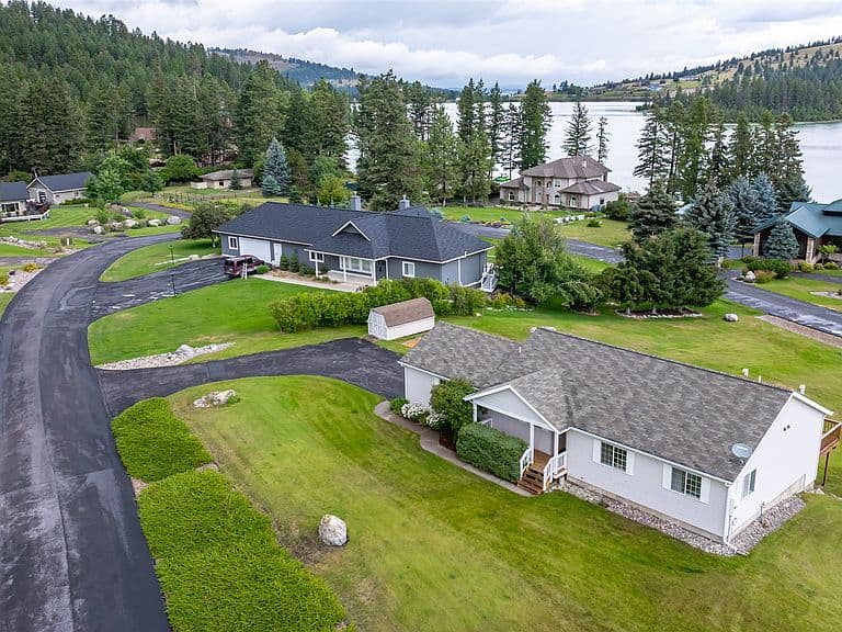 106 Rainbow Dr photo 1