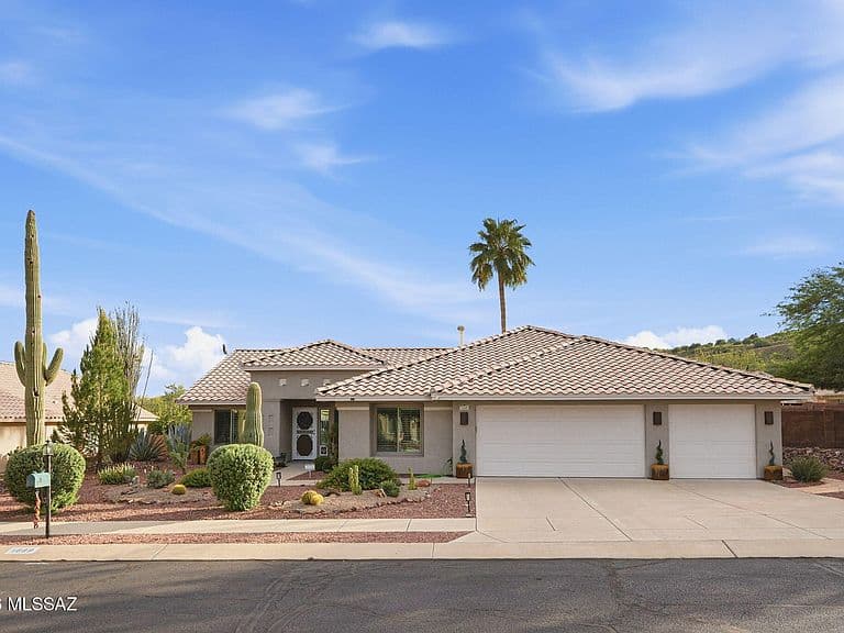1689 W Calle Carinosa photo 1