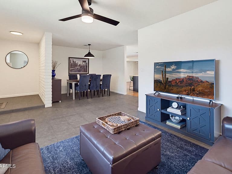 3936 E Desert Cove Avenue photo 4