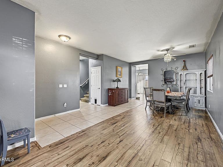 18611 W SUNNYSLOPE Lane photo 5