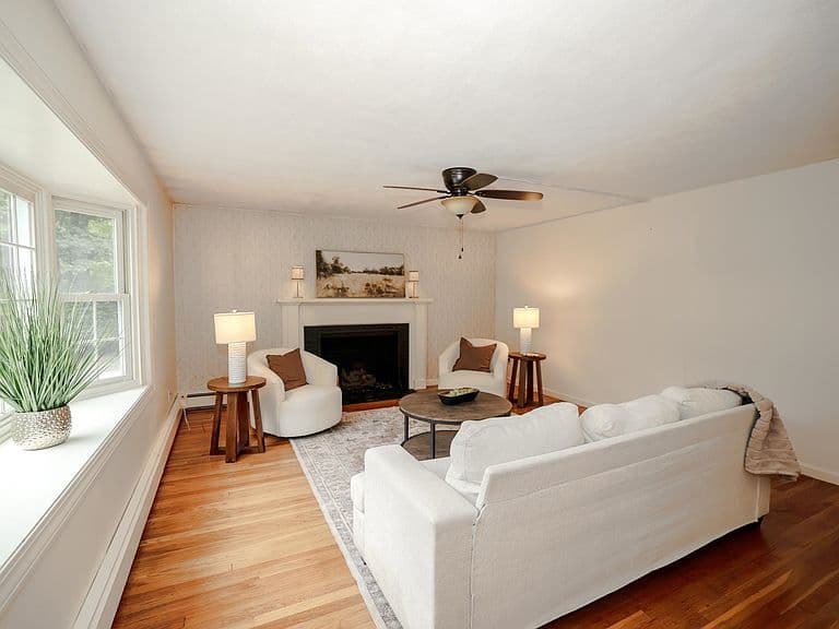 14 Pinewood Drive photo 3