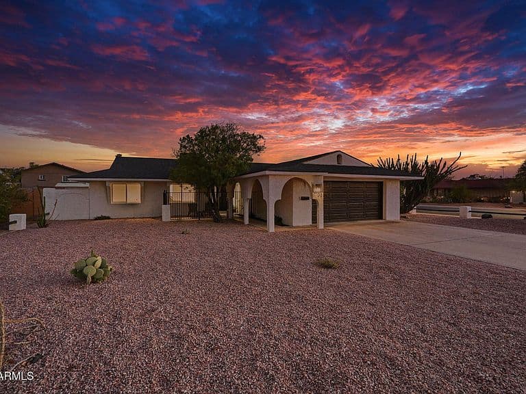 1703 E Laguna Drive photo 3