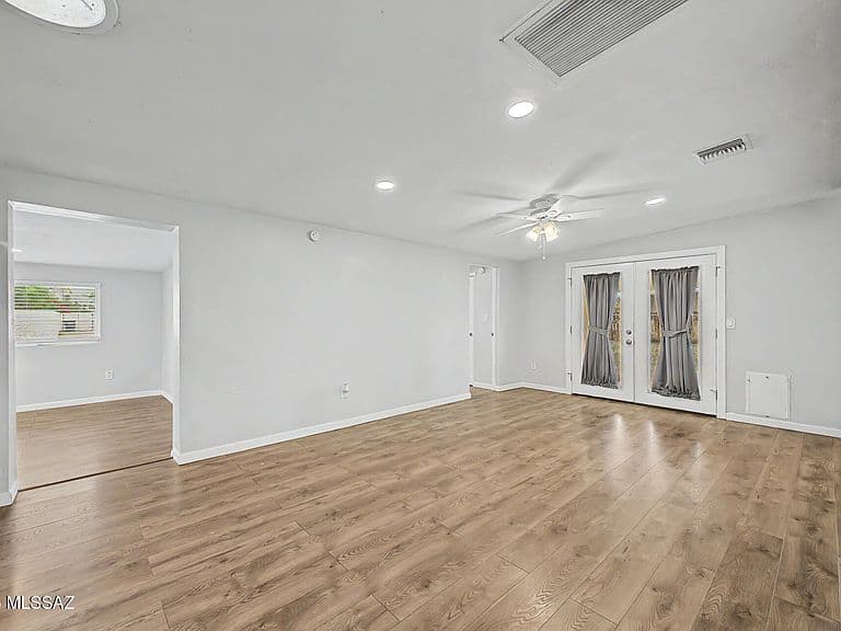 364 E Calle Arizona photo 1