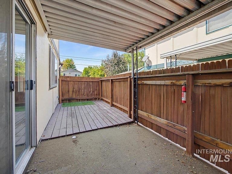 1142 S Phillippi St #2-B photo 5