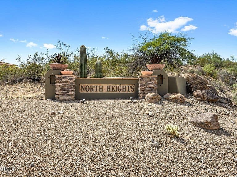 15734 E ROBIN Drive photo 2