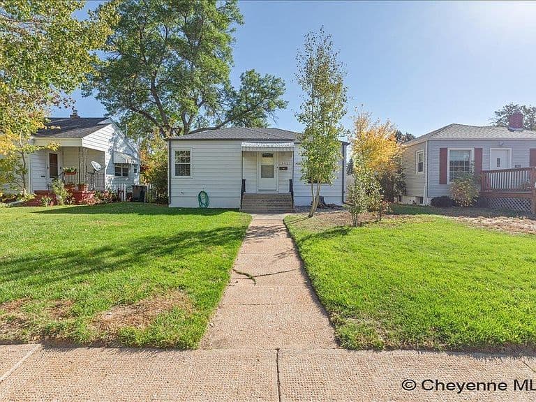 3411 Dillon Ave photo 3