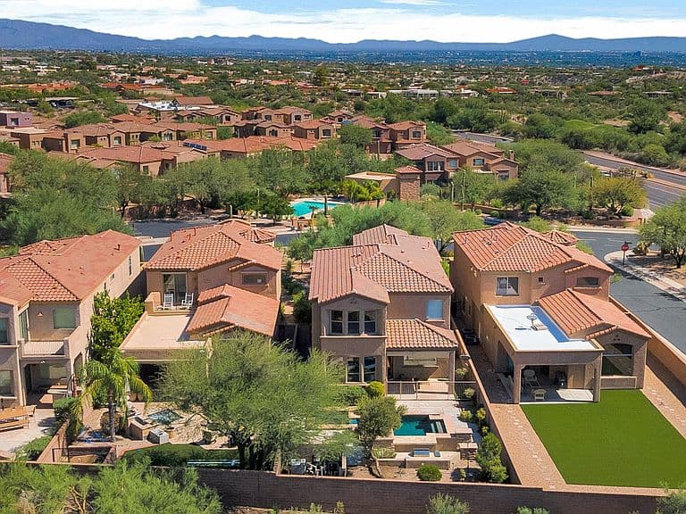 5801 N Paloma Ridge Ln photo 3