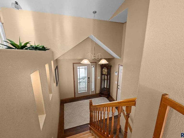 7624 S Courtyard Cir photo 3