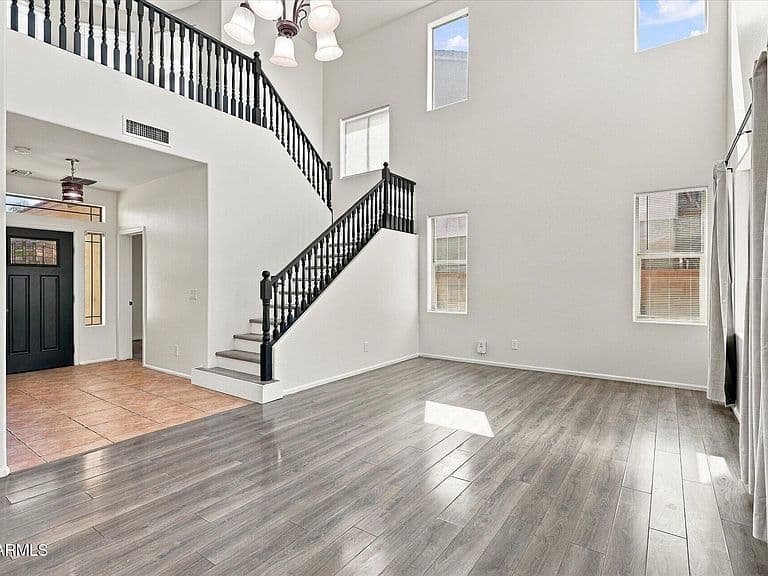 25752 W Globe Avenue photo 4