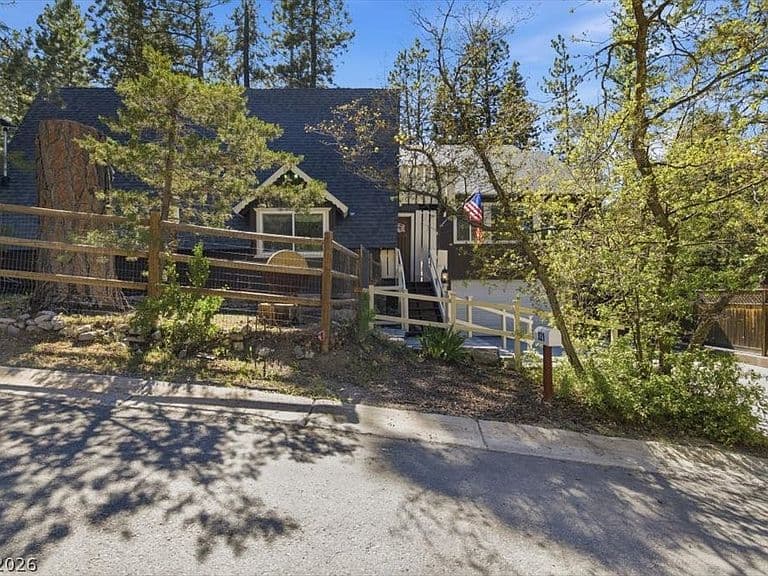 321 Rainbow Canyon Blvd photo 2