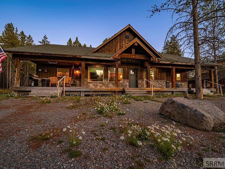 3770 Arctic Fox Dr photo 1