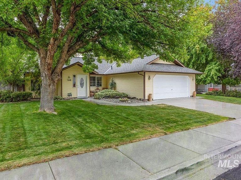 548 Elizabeth Park Dr photo 2