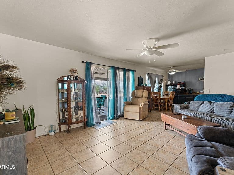 640 N HEIGHTS Road photo 2