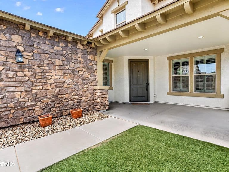 1872 W SWAN Drive photo 4