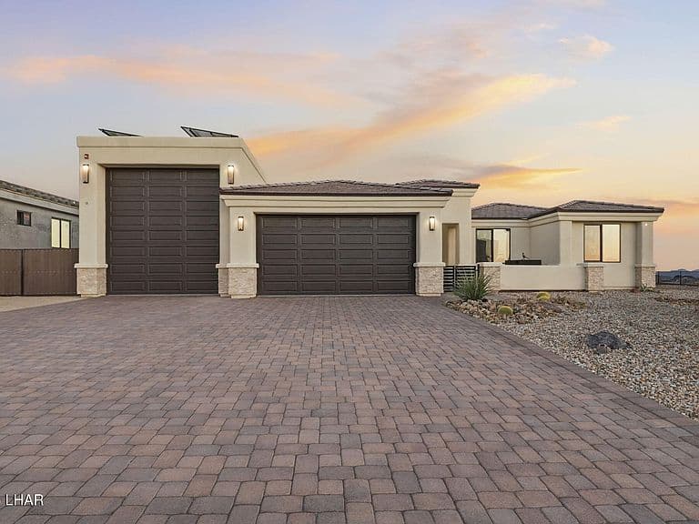 6744 Avienda De Los Foothills photo 2