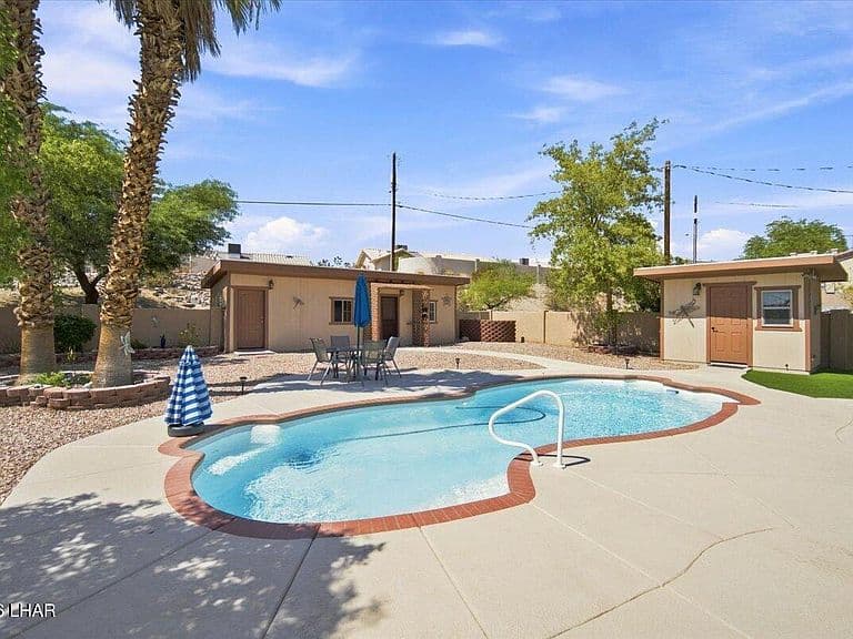 2497 Beverly Glen Dr photo 3