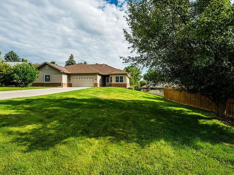 600 Comanche Ln photo 1