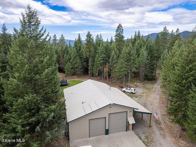 26749 N Rourke Rd photo 3