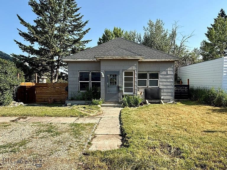709 Montana Ave photo 1