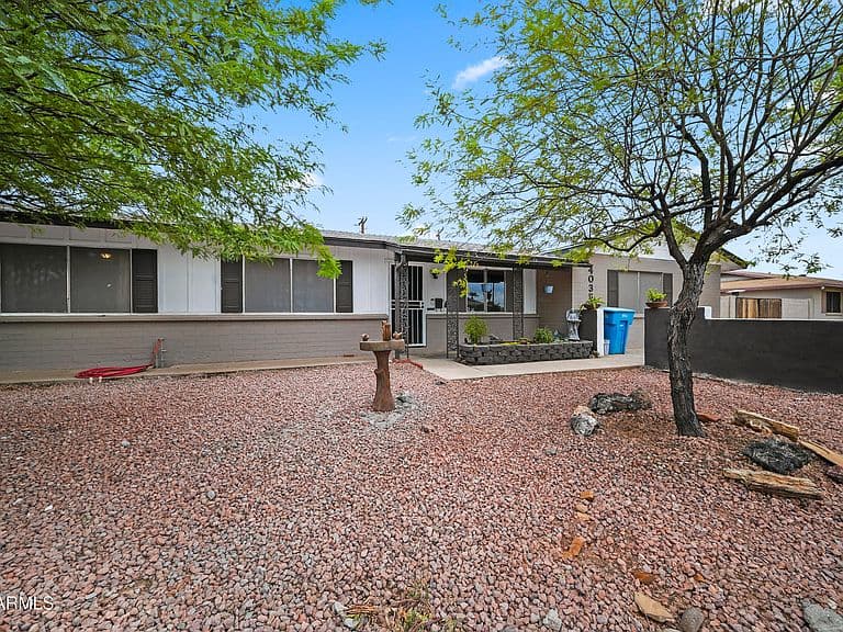 4035 W ORANGEWOOD Avenue photo 5