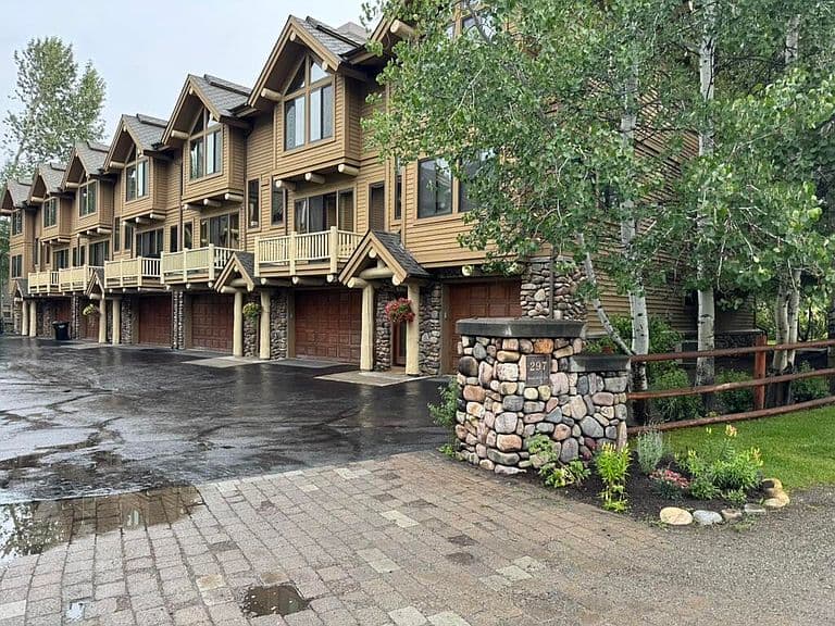 297 Wood River Dr #G photo 5