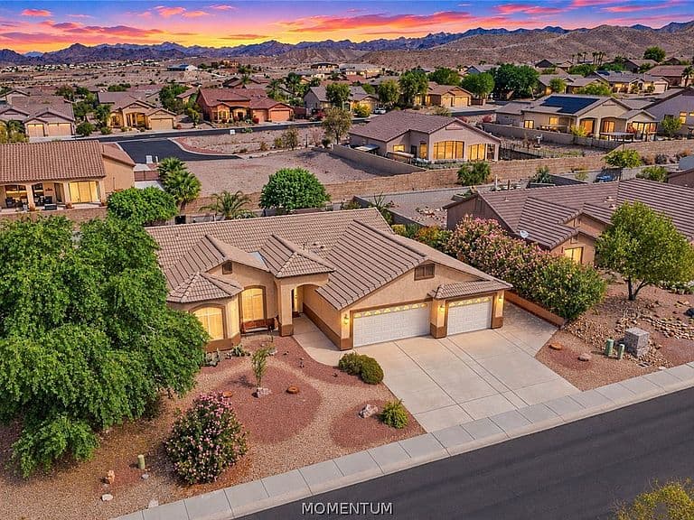 2751 La Paloma Drive photo 2