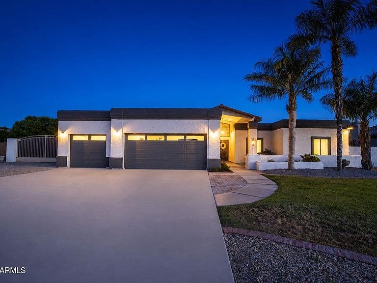 8443 W DONALD Drive photo 2