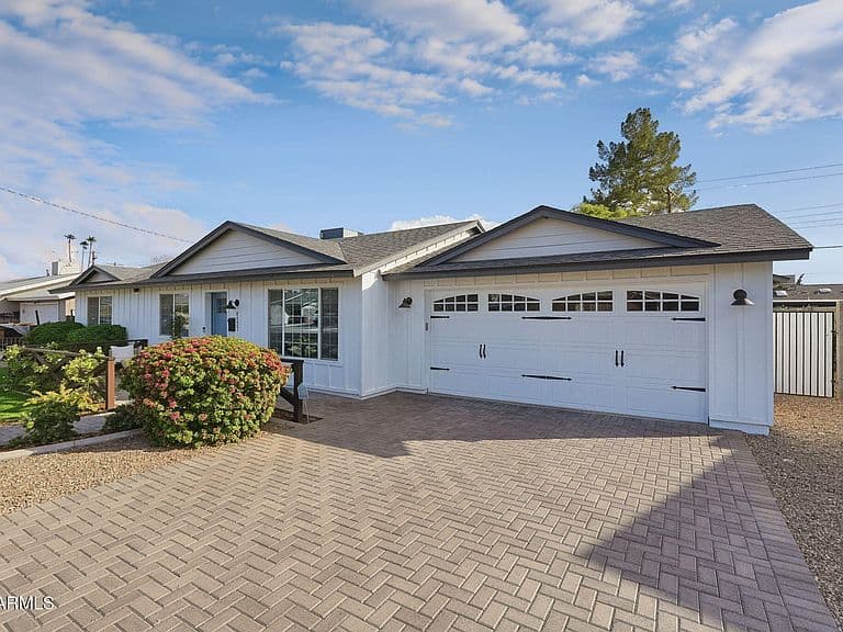 8537 E AVALON Drive photo 3