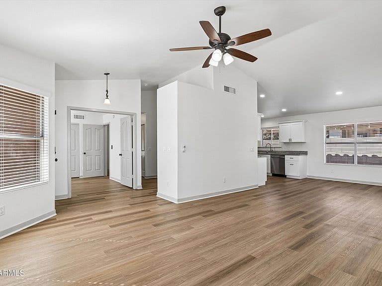 3862 E STANFORD Avenue photo 2