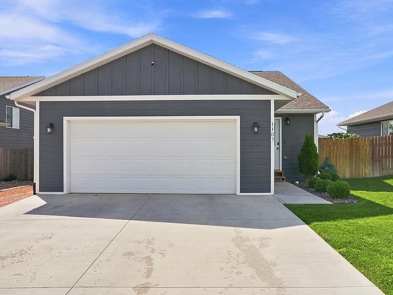 1107 Diamond Ridge Blvd photo 3