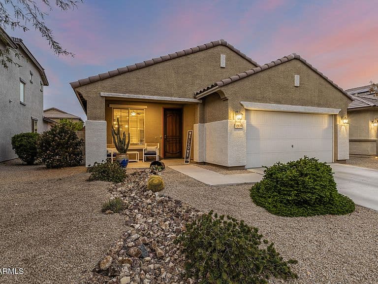 15836 W Lisbon Ln photo 3