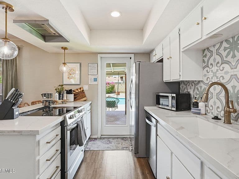 8320 E BUENA TERRA Way photo 3