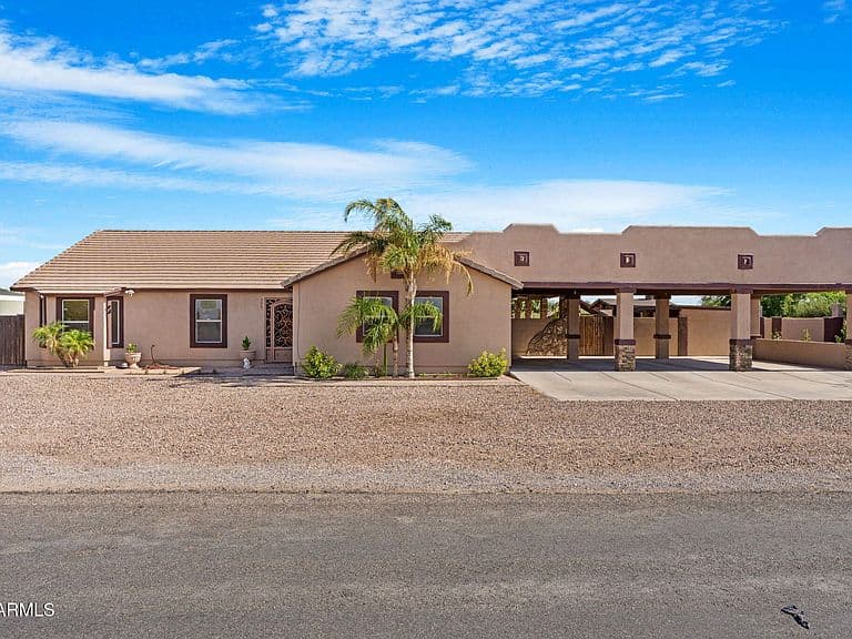 3065 W cornman Road photo 1