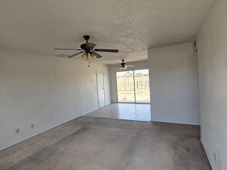 1708 W MICHELLE Drive photo 2