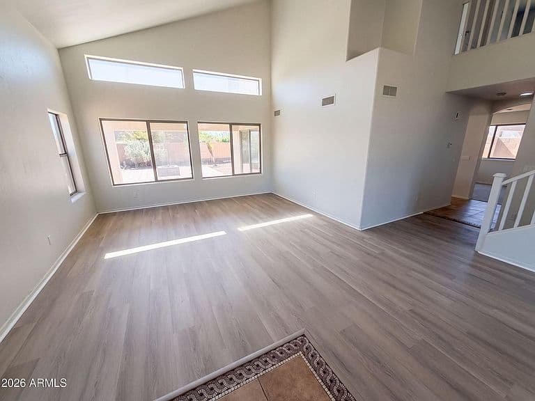 25583 W PIONEER Street photo 2