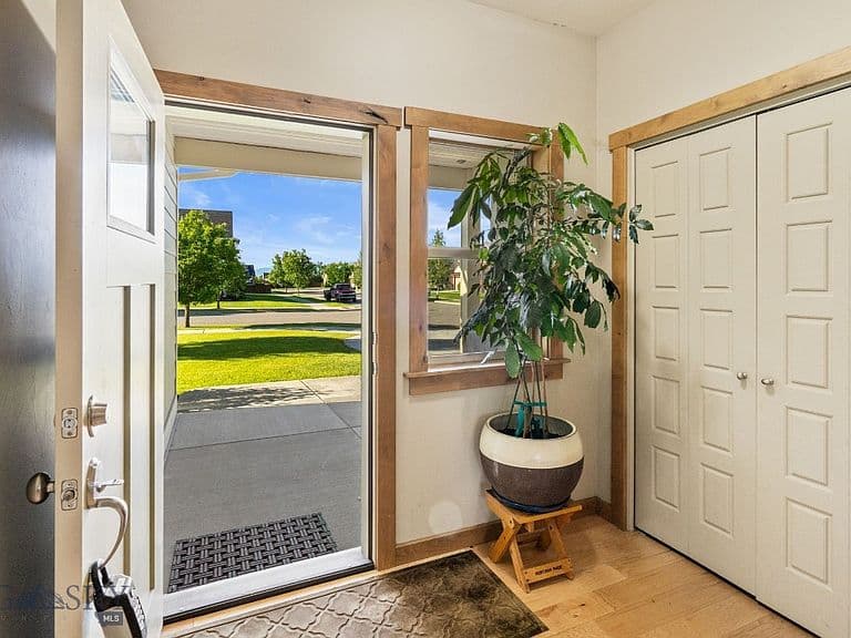 168 E Hyalite Peak Dr photo 4