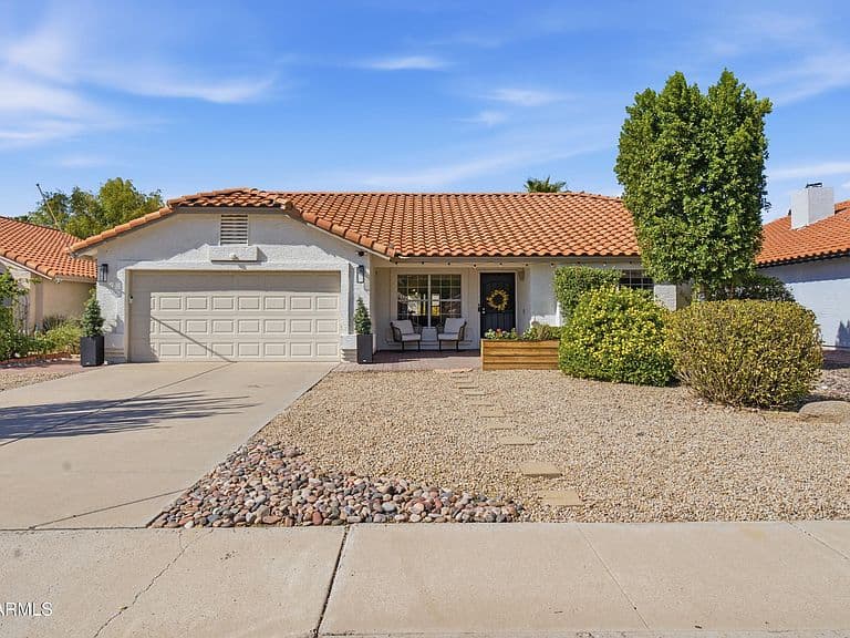 3526 E UTOPIA Road photo 2