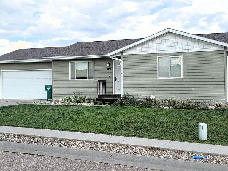 108 Maxwell Dr photo 1