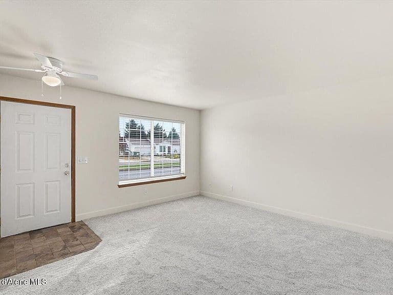 1003 E Teton Ave photo 4