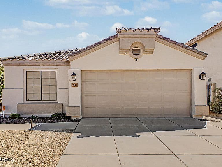 3807 W RUNION Drive photo 2